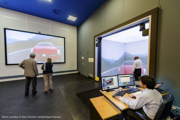Renault traditional CAVE and immersive simulation space